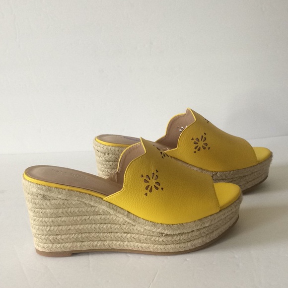 Kate Spade yellow perforated scallop platform - Picture 3 of 9